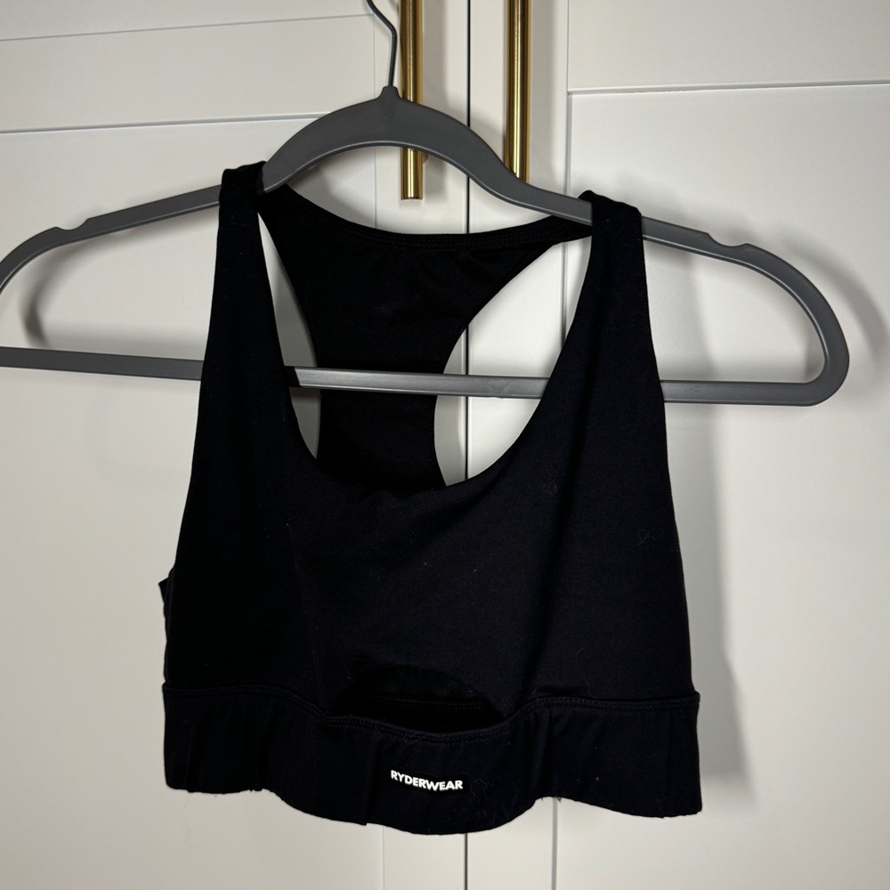 Black sportsbra